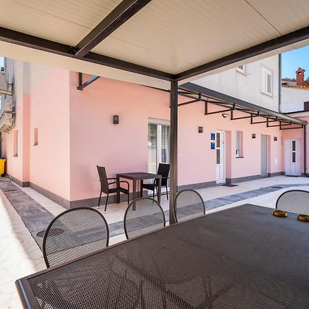 Rooms And Studio Flora Porec Exterior photo