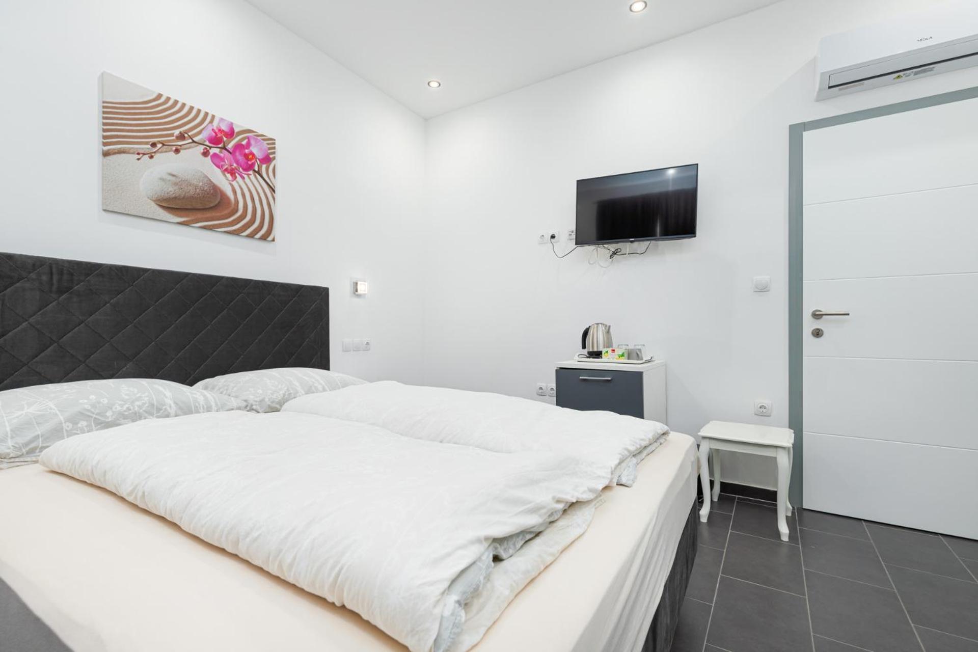Rooms And Studio Flora Porec Exterior photo