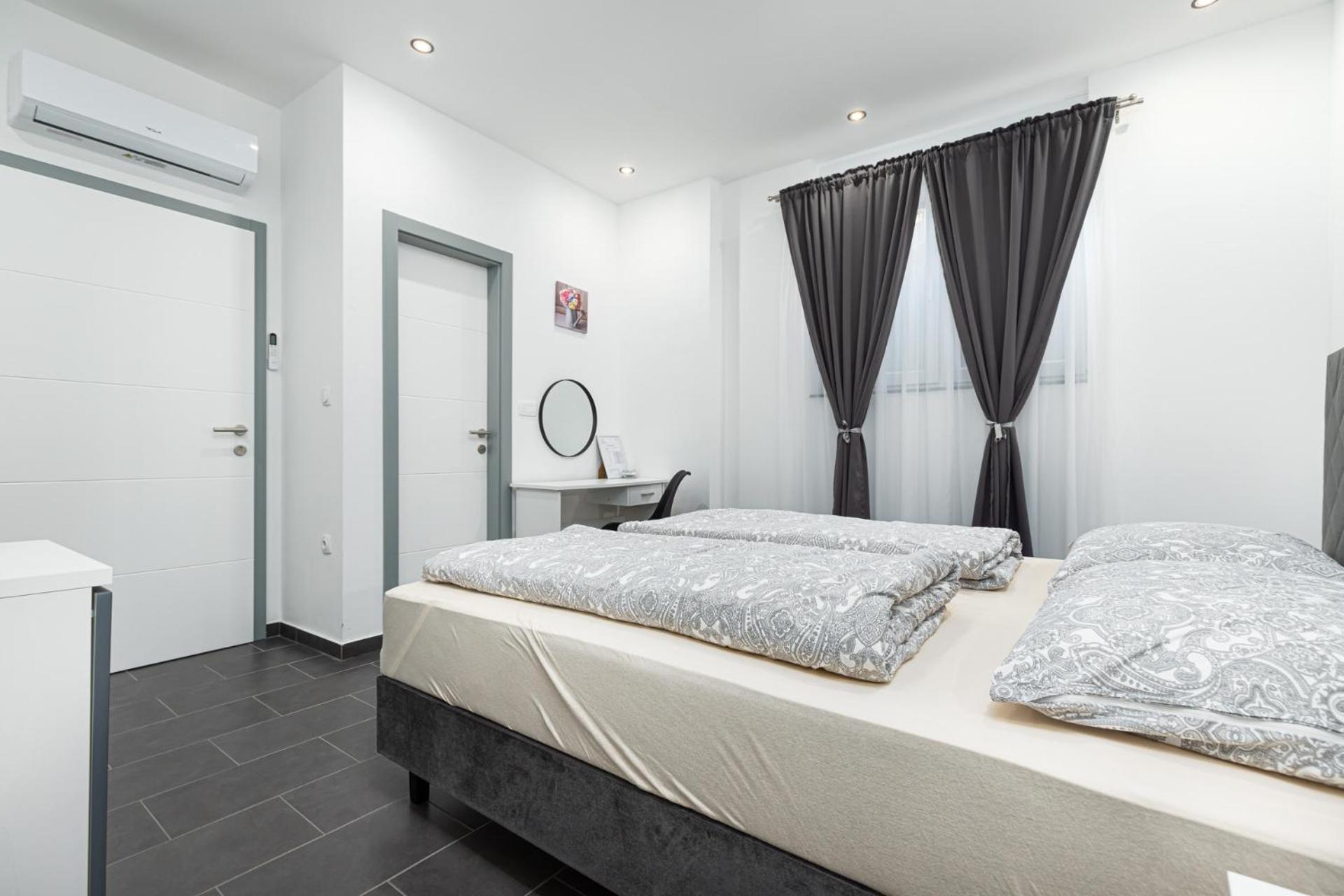 Rooms And Studio Flora Porec Exterior photo