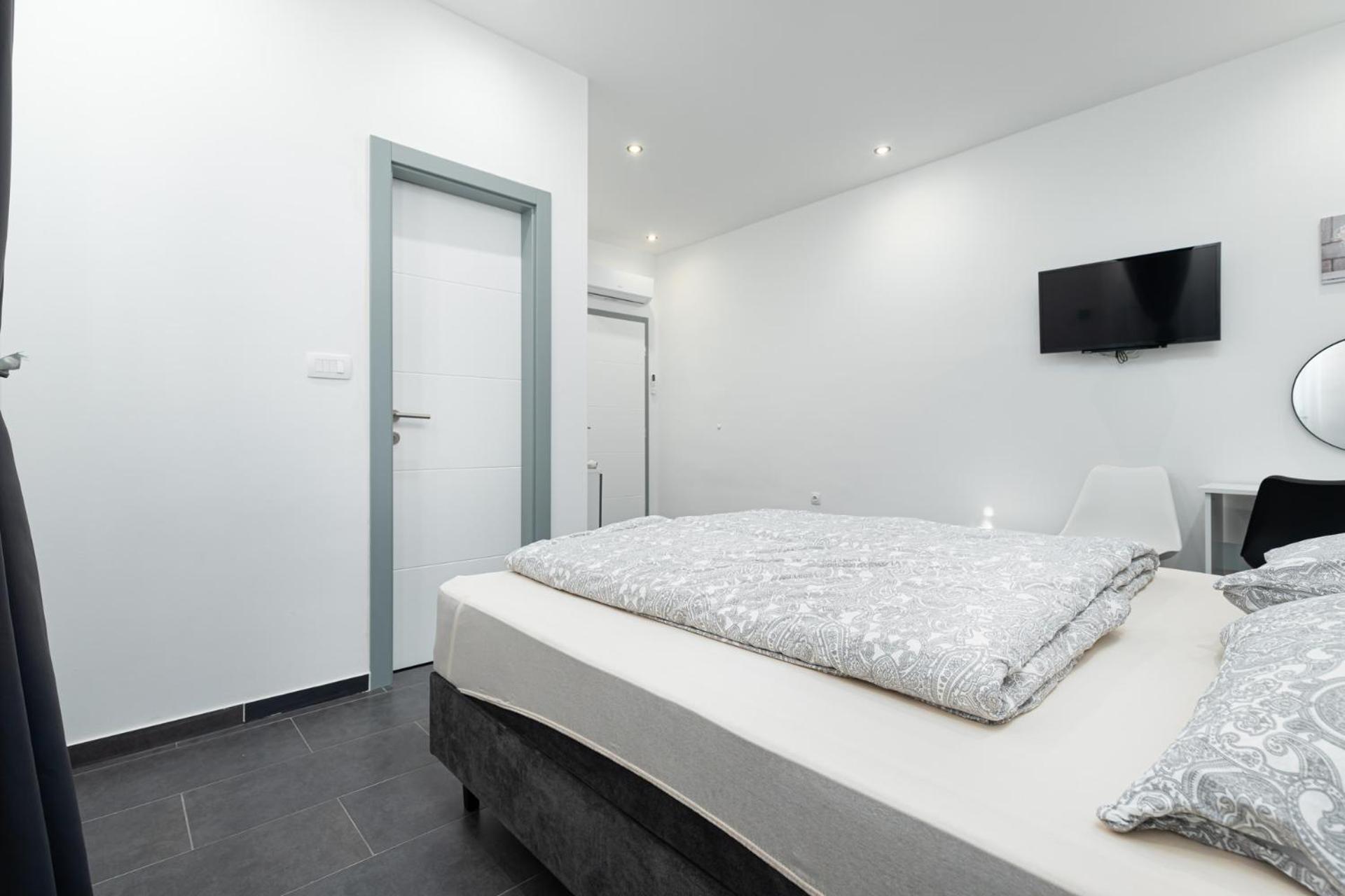 Rooms And Studio Flora Porec Exterior photo