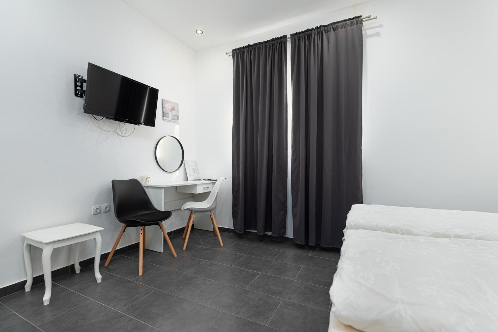 Rooms And Studio Flora Porec Exterior photo